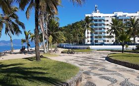 Pé na Areia Martim de Sá Caraguatatuba